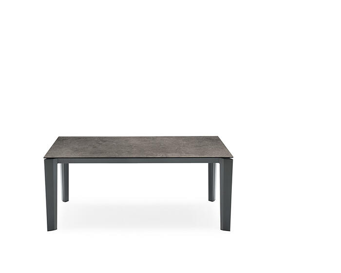 ユキコCalligaris Delta Extending Table Delta: Table with extendable rectangular top and metal legs