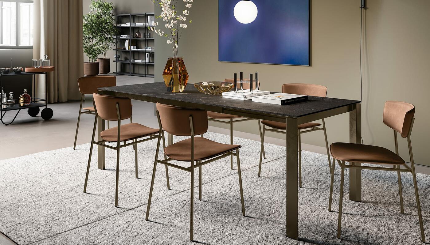 Duca: Table with extendable rectangular top and metal legs