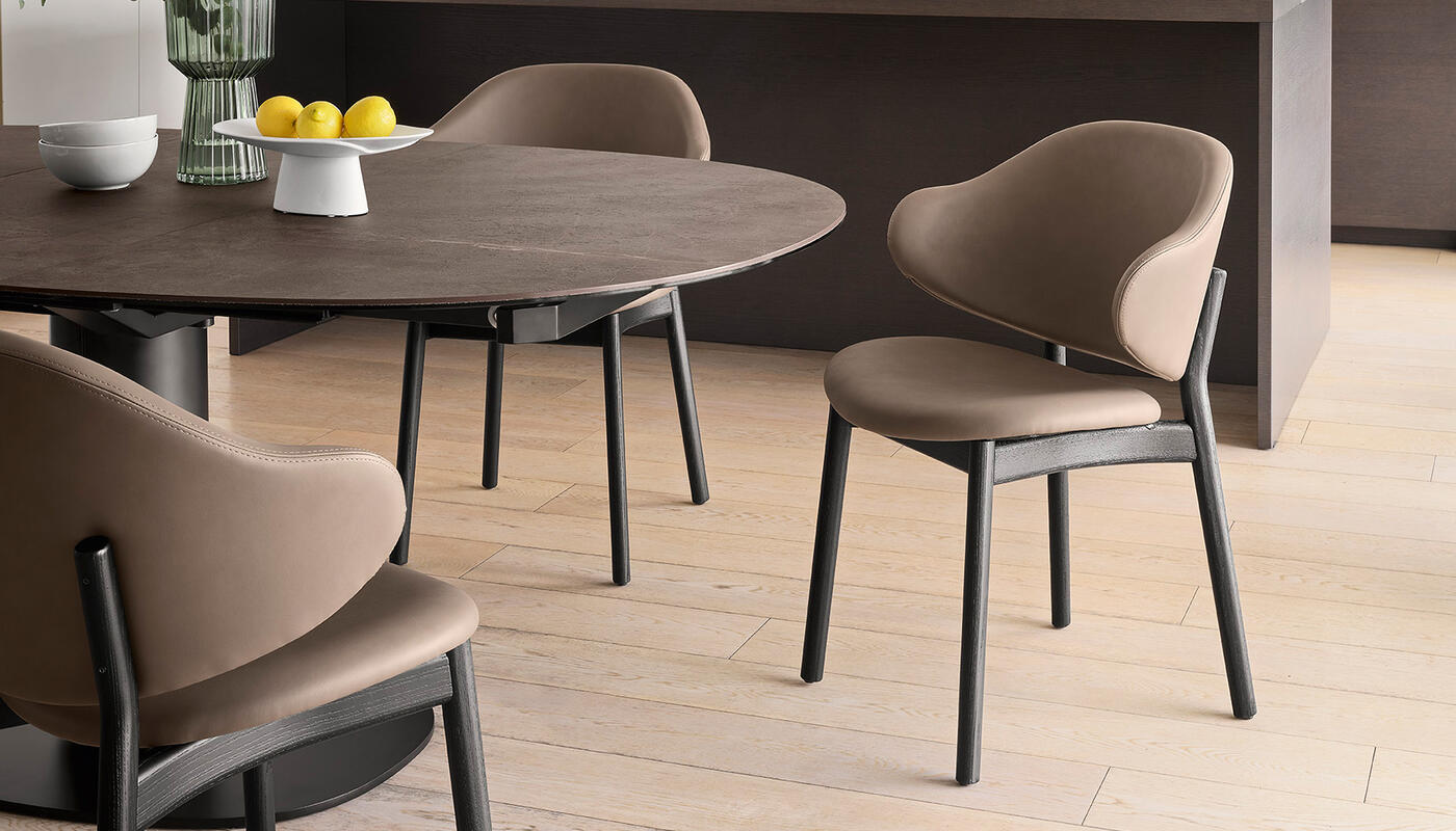 Holly: Upholstered armchair with wooden frame | Calligaris Toronto