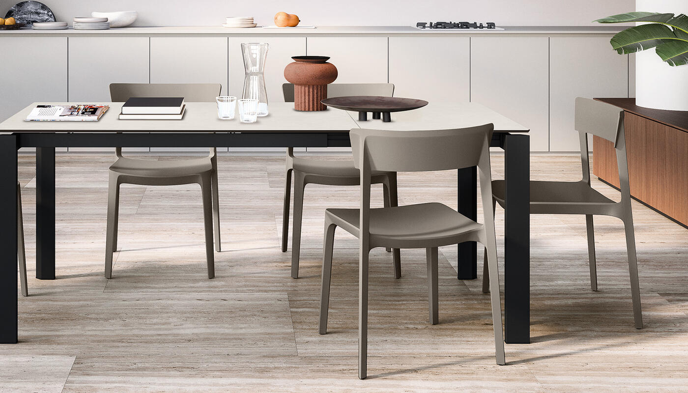 Skin: Stackable plastic chair with open back | Calligaris Toronto