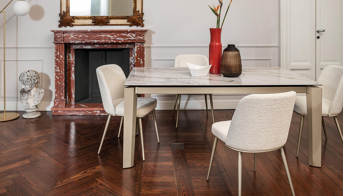 Delta: Table with extendable rectangular top and metal legs