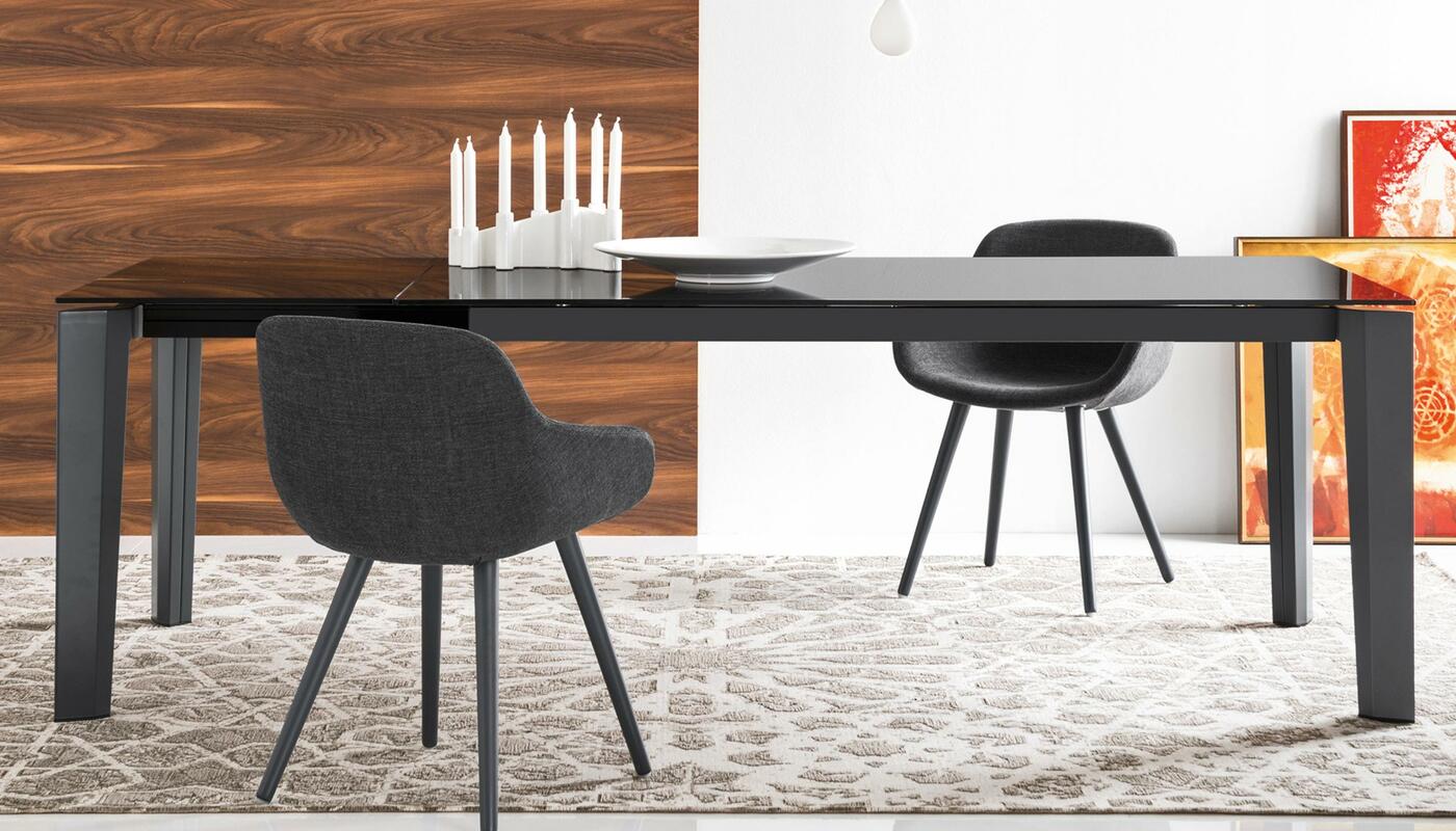 ユキコCalligaris Delta Extending Table Delta: Table with extendable rectangular top and metal legs
